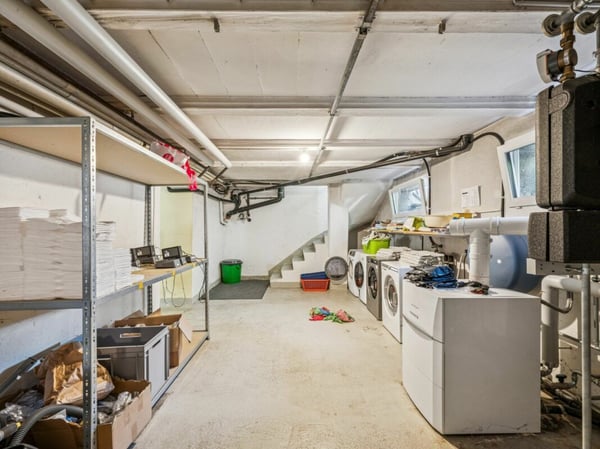 Mehrfamilienhaus mit Gewerberäumen, Garagen  - Wohnen und Arbeiten am selben Ort, vielseitiges Renditeobjekt mit Entwicklungspotential. 28