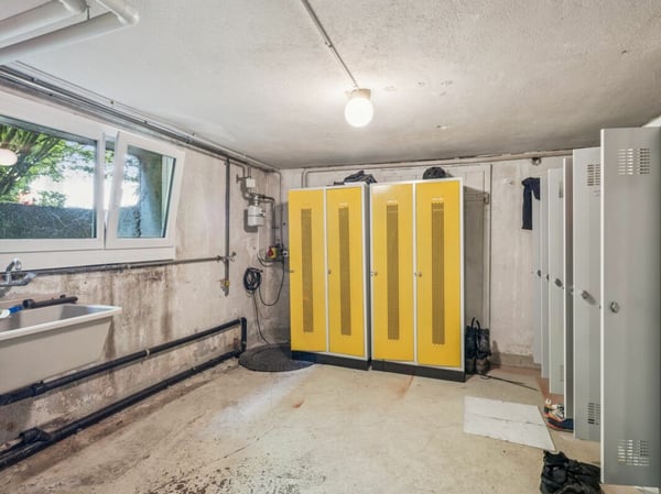 Mehrfamilienhaus mit Gewerberäumen, Garagen  - Wohnen und Arbeiten am selben Ort, vielseitiges Renditeobjekt mit Entwicklungspotential. 29