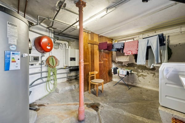 Ein Haus mit Geschichte - Dreifamilienhaus mit Studio und Ladenlokal 21