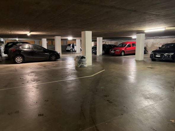 Einstellhallenplatz - Kleinhüningerstrasse 199, 4052 Basel 2