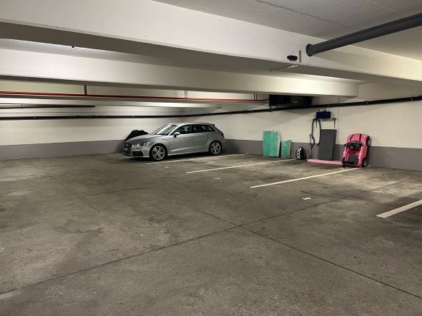 Parkplatz in einer Tiefgarage 2
