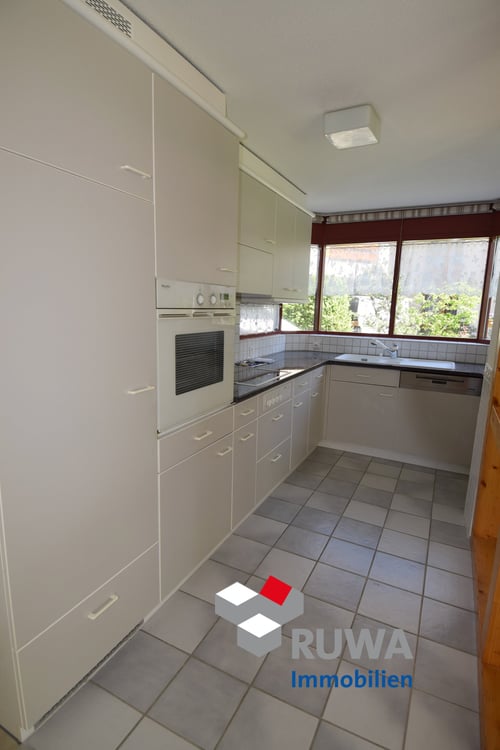 Praktische 3.5-Zimmer-Parterrewohnung mit gedecktem Sitzplatz im Herzen von Thun 3