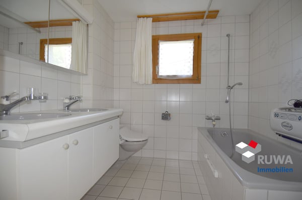 Praktische 3.5-Zimmer-Parterrewohnung mit gedecktem Sitzplatz im Herzen von Thun 6