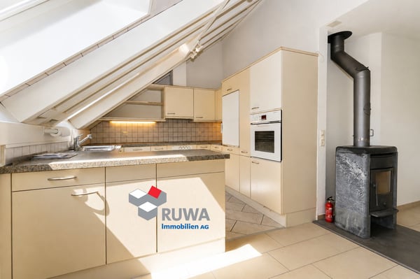 Grosszügige Dachwohnung mit Galerie, Lift und Balkon im Rüegsauschachen 6