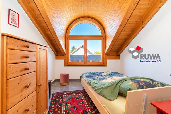 Grosszügige 3½-Zimmer-Dachwohnung mit Galerie und Balkon – Ihr neues Zuhause in Wynigen 8