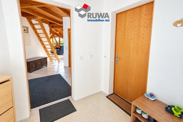 Grosszügige 3½-Zimmer-Dachwohnung mit Galerie und Balkon – Ihr neues Zuhause in Wynigen 3
