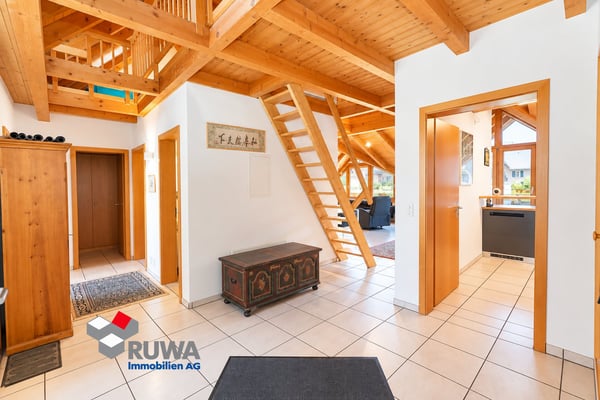 Grosszügige 3½-Zimmer-Dachwohnung mit Galerie und Balkon – Ihr neues Zuhause in Wynigen 4