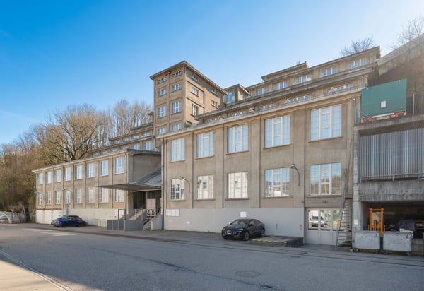 Einzigartige Lofteinheit im legendären Stufenbau 11