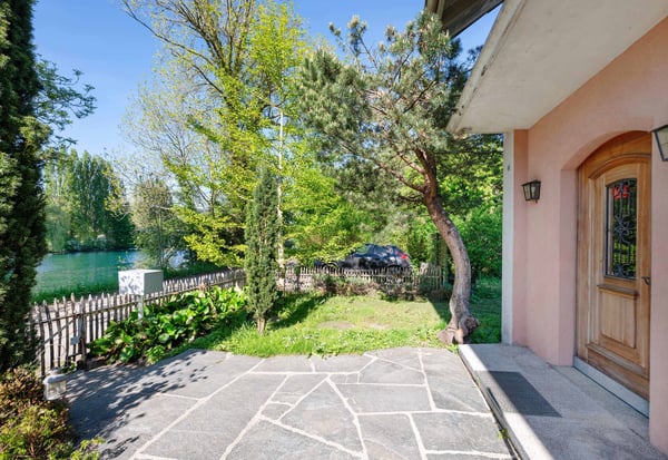 Charmantes Einfamilienhaus am Ufer der idyllischen Zihl 4
