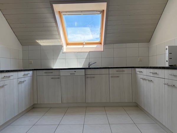 Charmante 3.5-Zimmer-Dachwohnung mit Cheminée und Terrasse 9