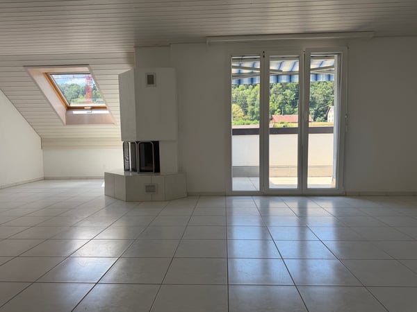 Charmante 3.5-Zimmer-Dachwohnung mit Cheminée und Terrasse 6