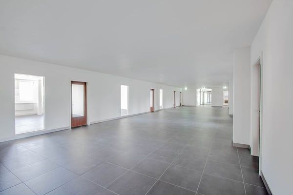 Ihr fertig ausgebauter neuer Büro- oder Praxisstandort mitten im aufstrebenden Spreitenbach 2