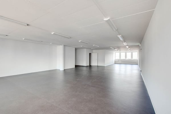 Ihr fertig ausgebauter neuer Büro- oder Praxisstandort mitten im aufstrebenden Spreitenbach 12