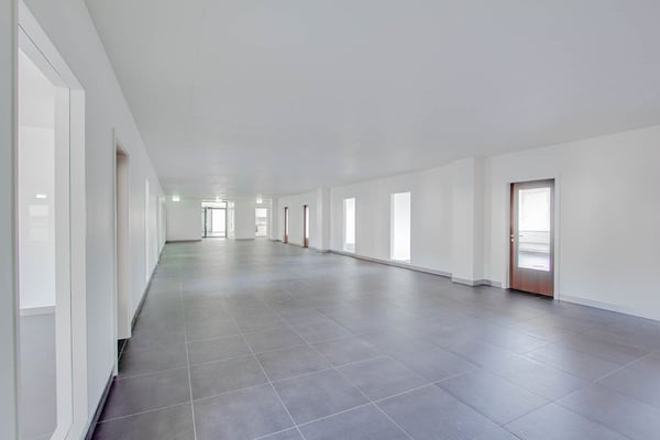 Ihr fertig ausgebauter neuer Büro- oder Praxisstandort mitten im aufstrebenden Spreitenbach 1