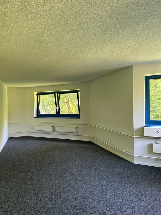 Ihr neuer Arbeitsplatz in gepflegter Liegenschaft an der Bönirainstrasse in Thalwil 11
