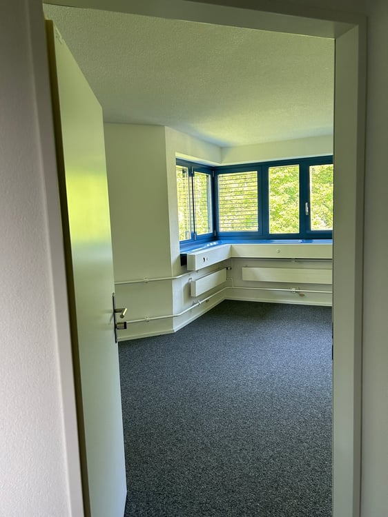Ihr neuer Arbeitsplatz in gepflegter Liegenschaft an der Bönirainstrasse in Thalwil 8