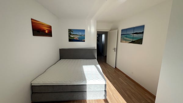 Grosszügige 1.5-Zimmer-Wohnung mit Balkon an der Badenerstrasse, Zürich 2