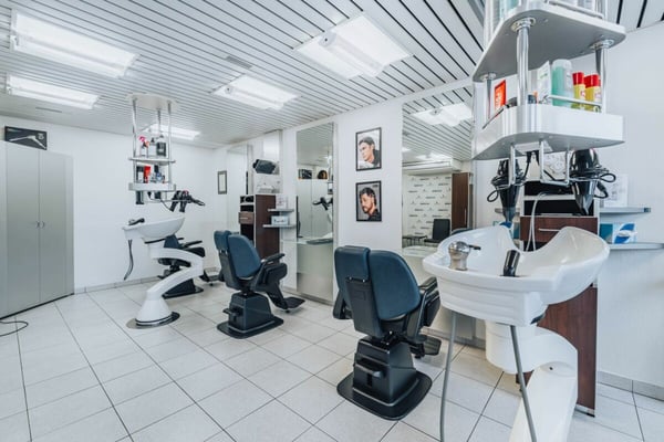Coiffure-Salon (Gewerberaum) 108m2 mit zwei Nebenräumen à 32m2 zu vermieten 3