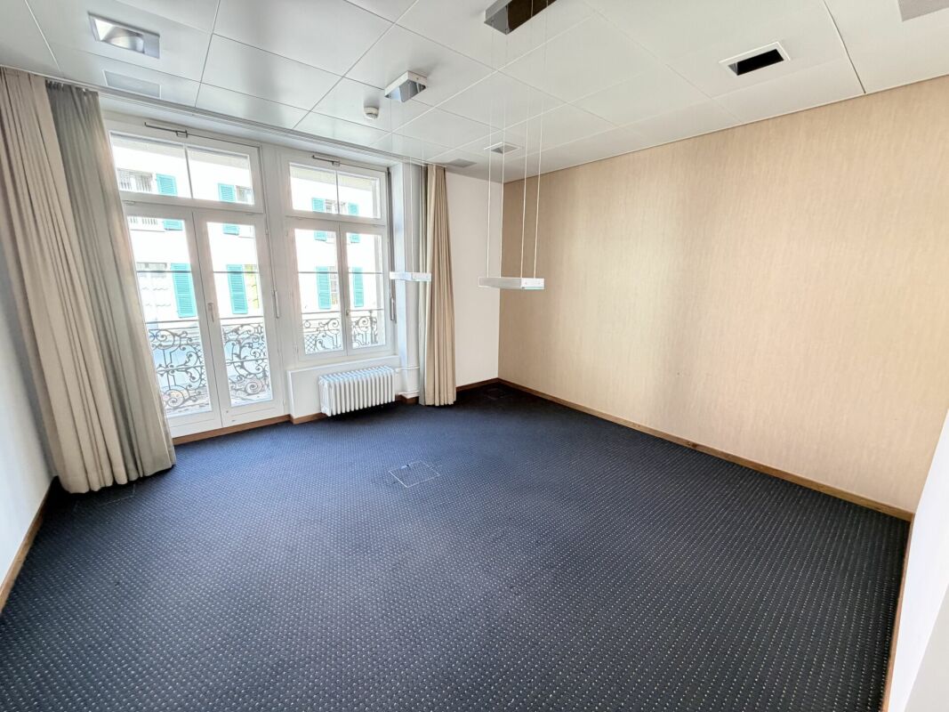 Espaces de bureau exclusifs dans le centre-ville (Total 285m²)