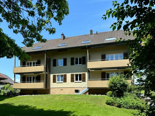 Sanierte 1 1/2-Zimmer-Dachwohnung mit Galerie 12