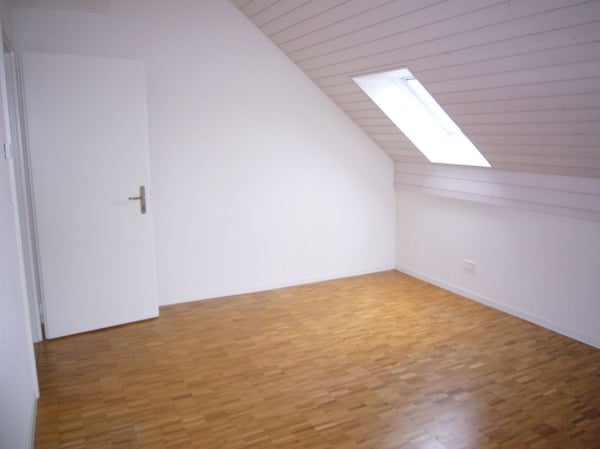 Familienfreundliche 4 1/2-Zimmerwohnung mit Galerie 8