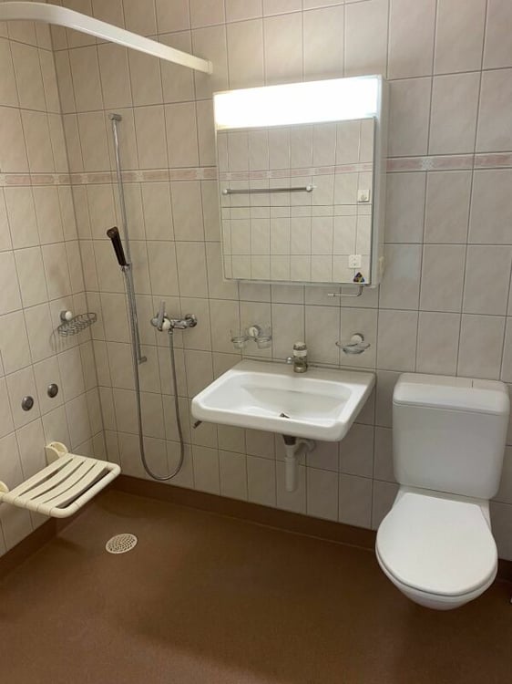 Teilsanierte 2½-Zimmerwohnung für Personen ab 60 Jahren 6