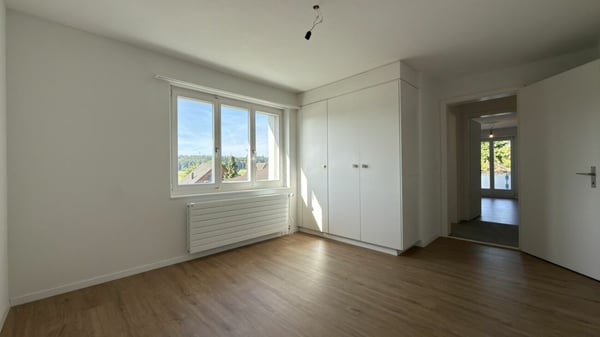 Frisch sanierte 5.5-Zimmer-Wohnung mit 2 Balkonen und traumhafter Aussicht ins Grüne 11