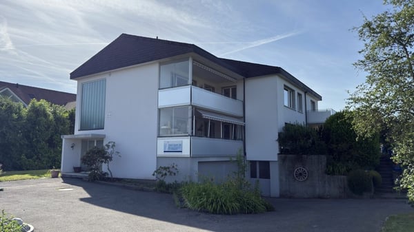 Frisch sanierte 5.5-Zimmer-Wohnung mit 2 Balkonen und traumhafter Aussicht ins Grüne 18