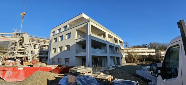 Moderne 4.5-Zimmer-Wohnung mit zwei Badezimmern, grosser Loggia und hochwertigem Ausbaustandard