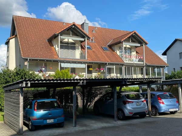 Grosszügige 4.5-Zimmer-Gartenwohnung mit gedecktem Sitzplatz