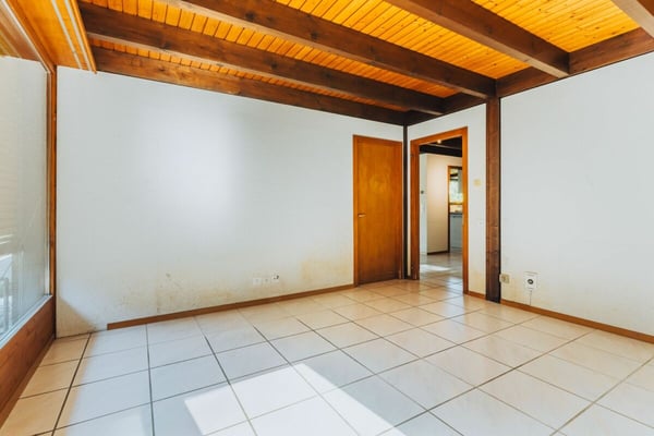 2.5-Zimmer-Wohnerlebnis mit Galerie, Lift und Pool am Waldrand 20