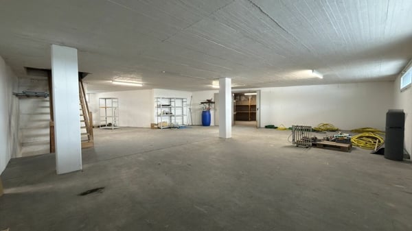 180 m² Lager und Gewerbefläche mit Warenlift und optimalem Autobahnanschluss 6