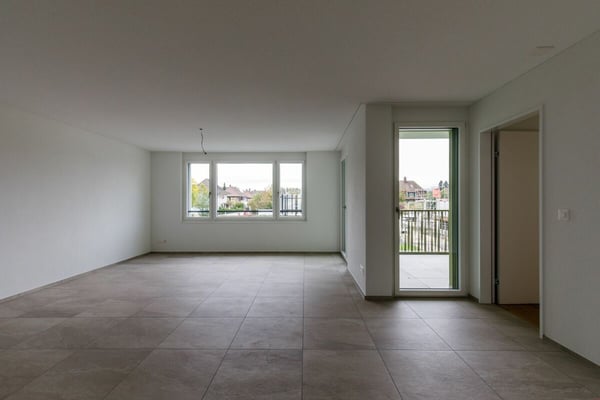 Top 2 1/2-Zimmerwohnung im 1. OG in der Überbauung Blumenau 3
