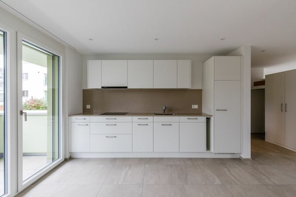 Top 2 1/2-Zimmerwohnung im 1. OG in der Überbauung Blumenau 1