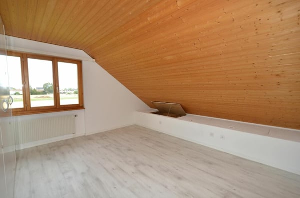 4.5 Zimmer, 160m², 1'900.- inkl. Nebenkosten 11