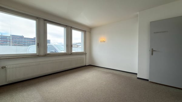 Wohnen und Arbeiten unter einem Dach: Grosszügige 11.5-Zimmer-Liegenschaft in Langenthal 19