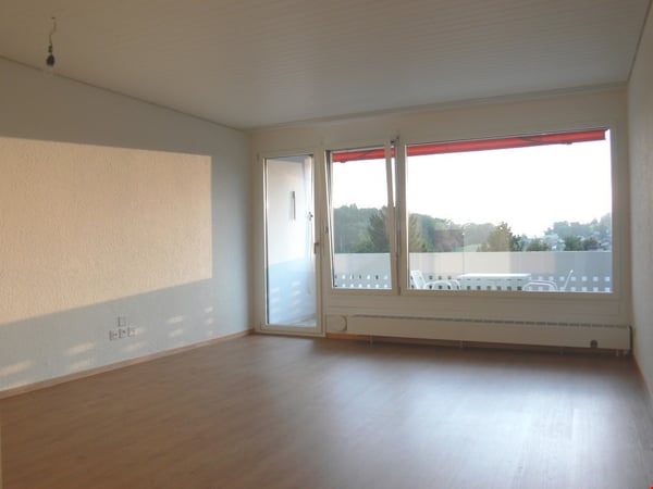 Lichtdurchflutete Wohnung mit freier Sicht ins Grüne, inkl. Parkplatz 2