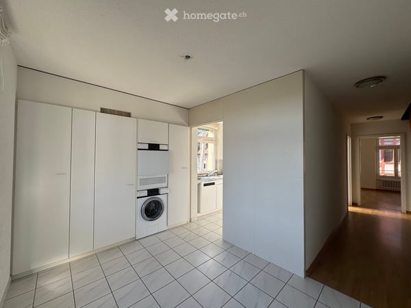 Lichtdurchflutete Wohnung mit traumhaftem Blick über die Stadt Bern 12