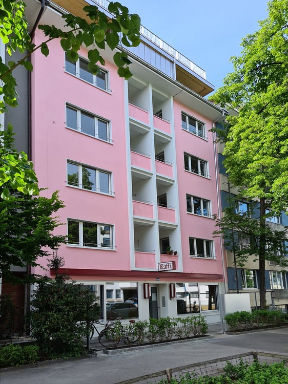Geräumige und helle 2-Zimmer-Wohnung nahe Zentrum (mit Balkon + Lift) 4