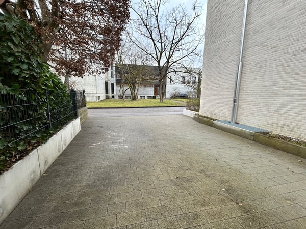 Parkplatz an der C.F.Meyer-Strasse 43 in Basel 3