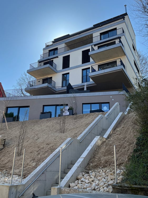Neubau (2025): 5.5 Zimmer Maisonette - Wohnung mit grosser Terrasse und Aussicht auf Basel 1