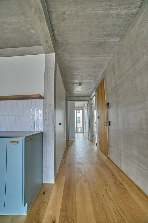 Moderne 2.5-Zimmer-Neubauwohnung mit Balkon in Basel 4