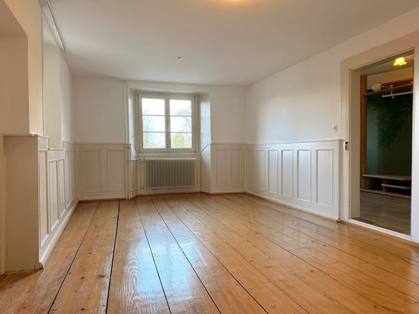 HISTORISCHES WOHNHAUS MIT UMBAU-/NEUBAUPOTENZIAL MITTEN IN RODERSDORF 7