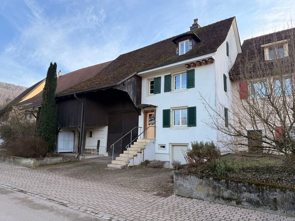 HISTORISCHES WOHNHAUS MIT UMBAU-/NEUBAUPOTENZIAL MITTEN IN RODERSDORF 2