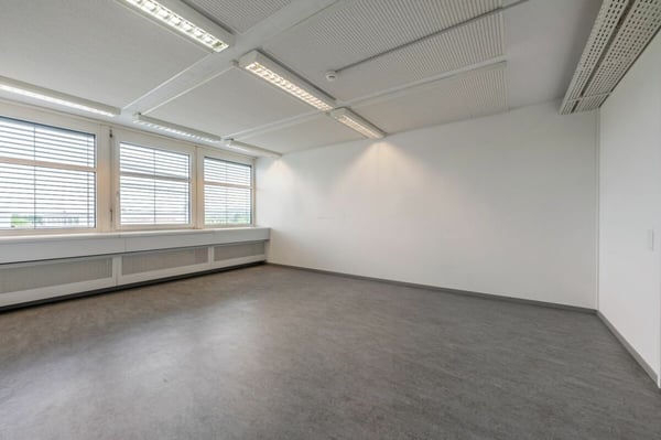 190 m² klimatisierte Bürofläche im Kägen Reinach - ab CHF 149.-/m² im 1. Jahr 6