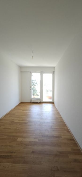 Sanierte 8-Zimmerwohnung an gut angebundener Lage 10