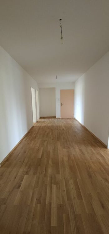 Sanierte 8-Zimmerwohnung an gut angebundener Lage 7