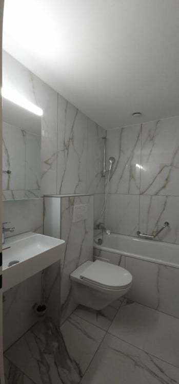 Sanierte 8-Zimmerwohnung an gut angebundener Lage 11