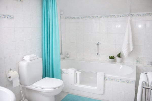 Charmantes 1.5-Zimmer-Einfamilienhaus mit Studio, Werkraum und Garten 5