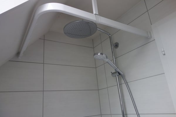 zentrale 2½ Zimmer-Dachwohnung, moderne Küche und Bad 5